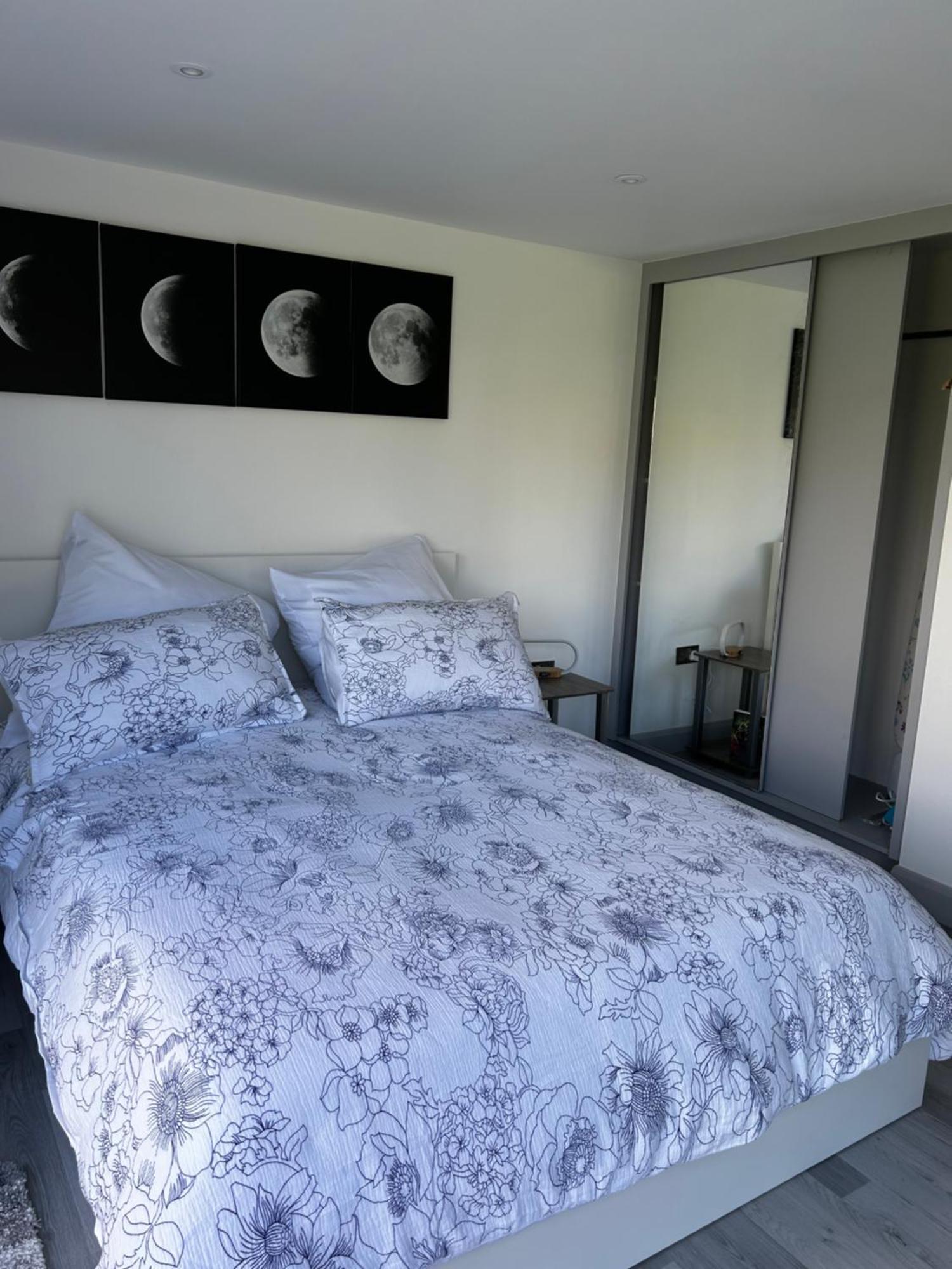 Whispering Waves Guest House, Brighton-8 Mins, Guests 4, Near Beachfront, Free Parking Wifi And Kitchen Peacehaven Exterior foto